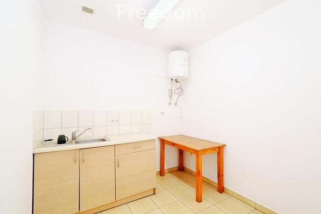 Hala magazynowa w dzielnicy przemysłowej