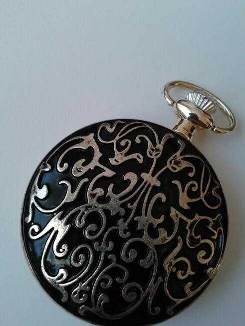 różne zegarki nakręcane i inne