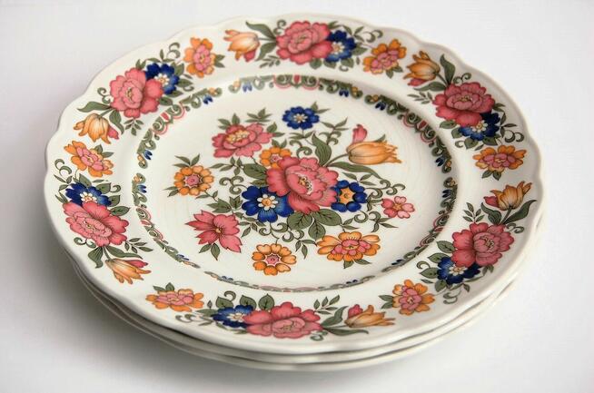 Trzy talerze deserowe vintage w kwiaty, Pontesa, Hiszpania