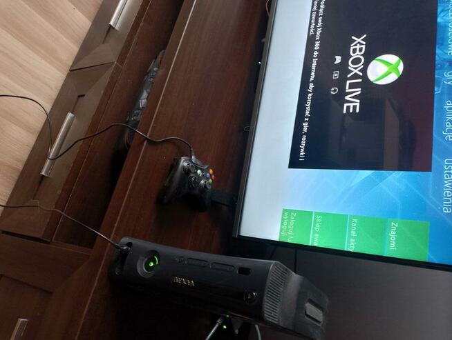 Sprzedam konsole xboks 360