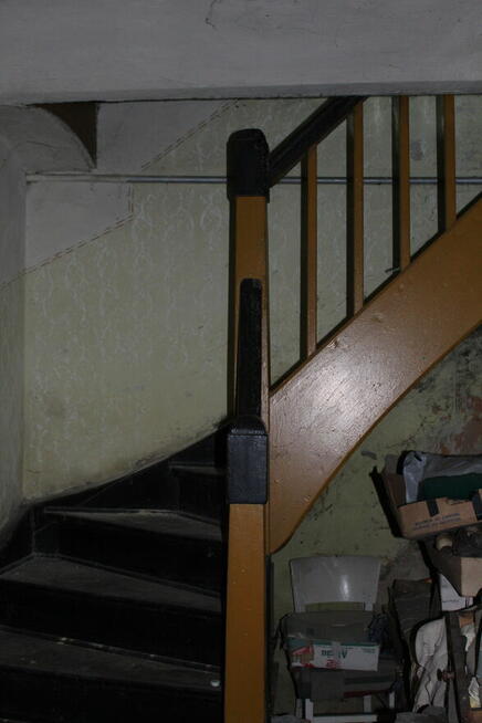 Sprzedam dom wraz z zabudowaniami gospodarczymi