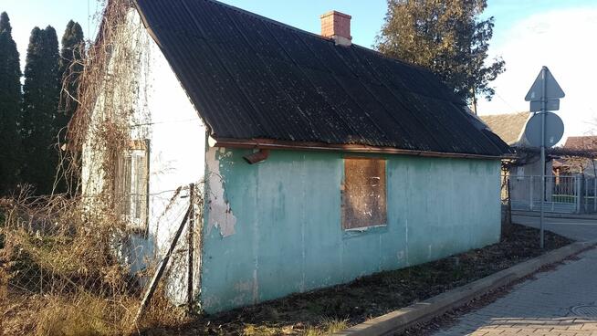 Działka z domem na sprzedaż