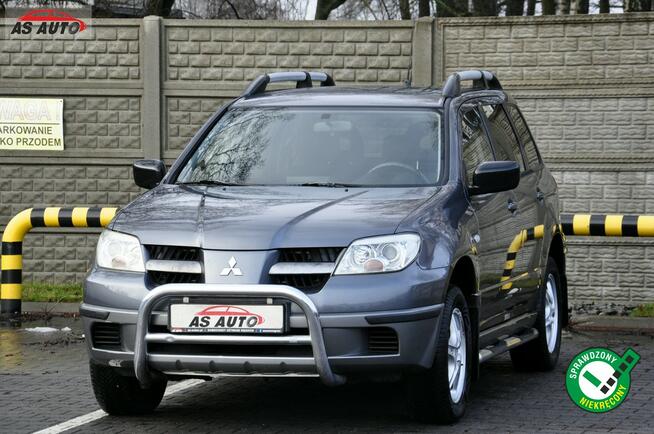 Mitsubishi Outlander 2,0i 136KM Invite/2WD/Klimatyzacja/Alufelgi/Relingi/Serwisowany/PDC/