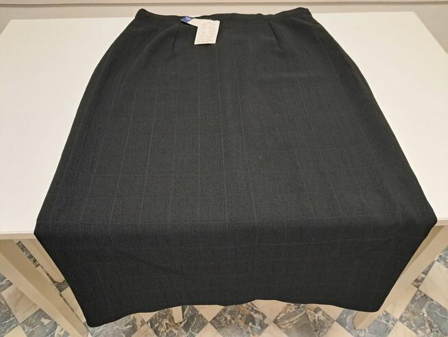 Żakiet ze spódnicą ciemnogranatowy, rozm.46, do sprzedania