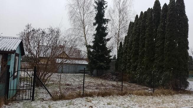 Działka z domem na sprzedaż