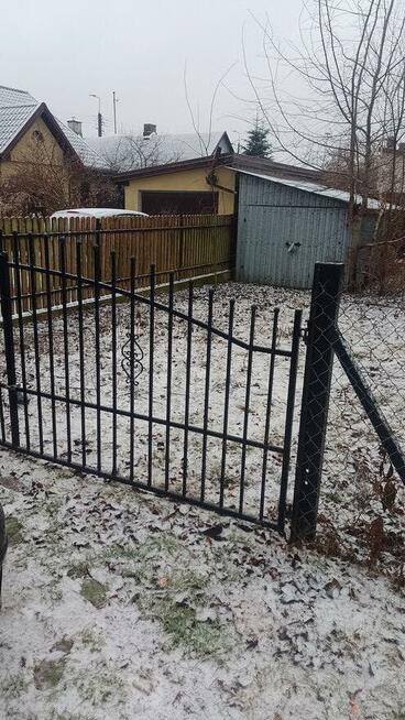 Działka z domem na sprzedaż