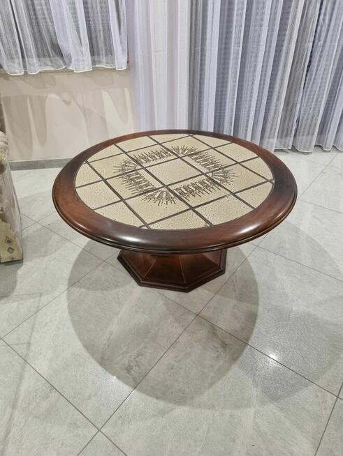 Okrągła drewniana ława