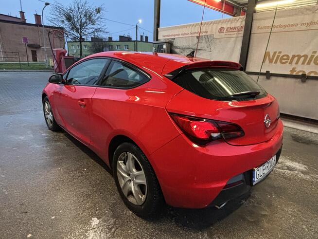 Opel astra gtc 2013