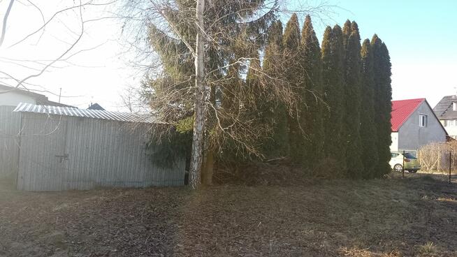 Działka z domem na sprzedaż