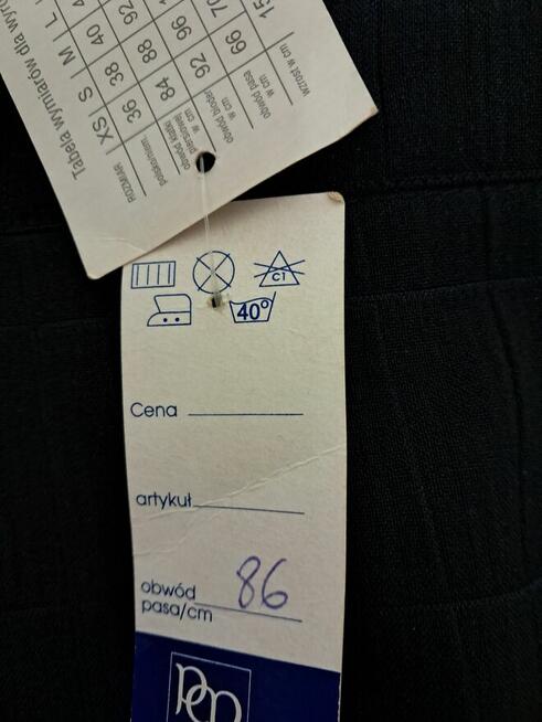 Żakiet ze spódnicą ciemnogranatowy, rozm.46, do sprzedania