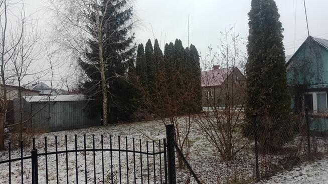 Działka z domem na sprzedaż