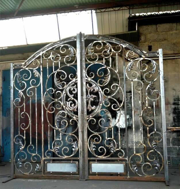 brama kuta kowalstwo artystyczne na wymiar