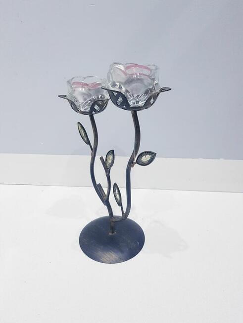 Podwójny druciany świecznik