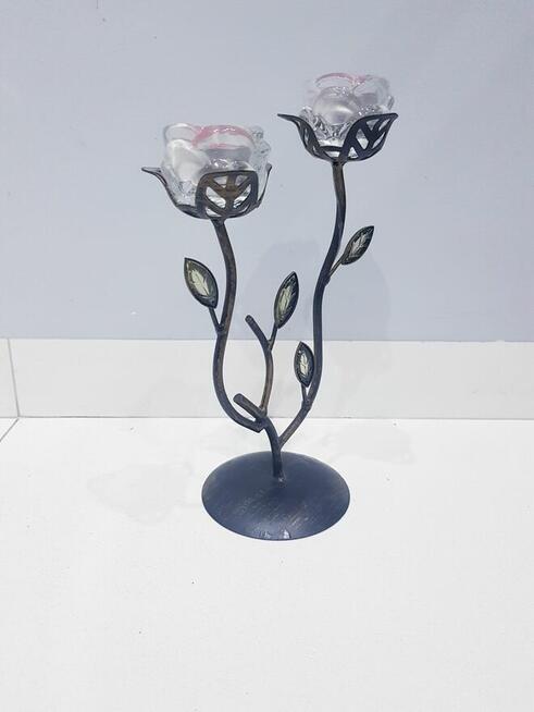 Podwójny druciany świecznik