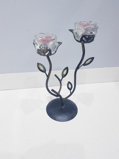 Podwójny druciany świecznik