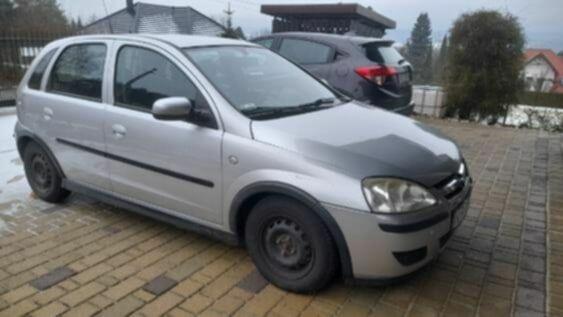 Opel Corsa 2004 r 1000 cm3, benzyna ,hak