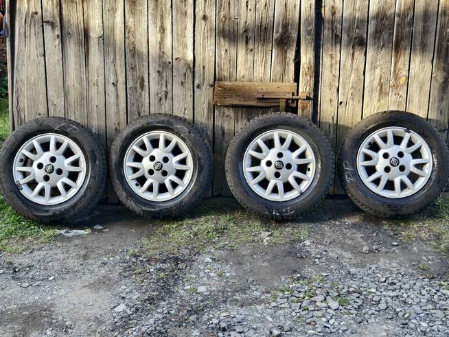 Alufelgi 15 4x114,3 z oponami zimowymi Dębica Frigo 2 195/65