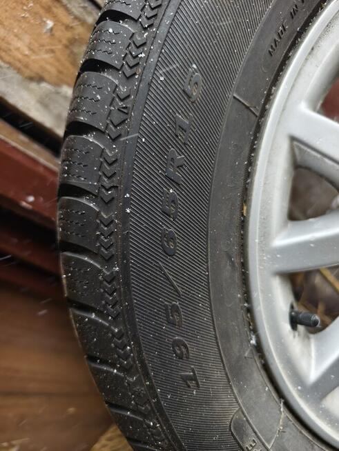 Alufelgi 15 4x114,3 z oponami zimowymi Dębica Frigo 2 195/65
