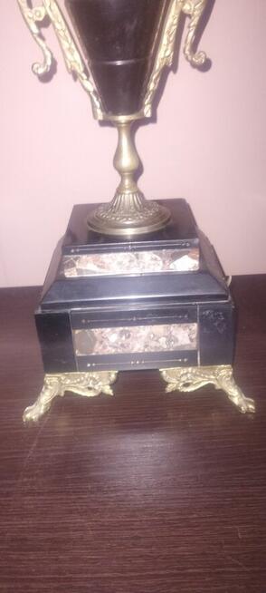 Świecznik pięcioramienny wykonany z mosiądzu na marmurowej p