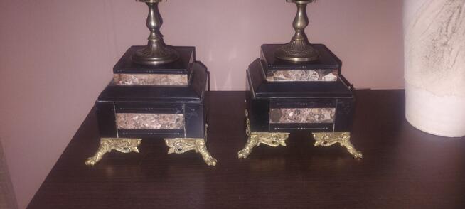 Świecznik pięcioramienny wykonany z mosiądzu na marmurowej p