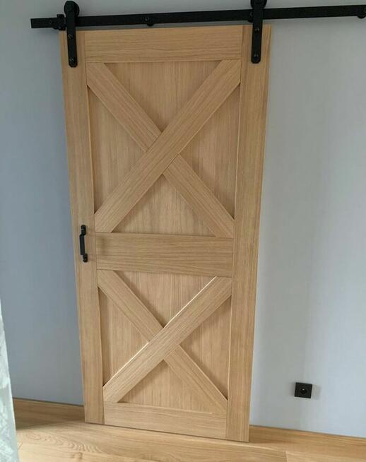 Drzwi wewnętrzne drewniane, zabudowy drewniane