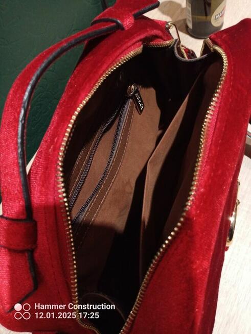 Sprzedam aksamitną torebkę