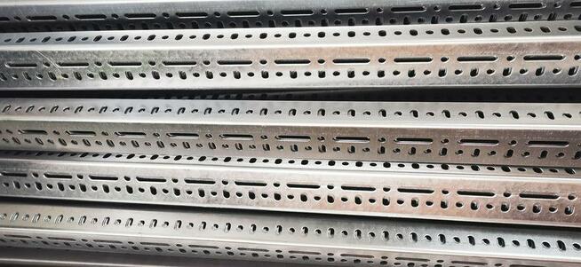 Kątownik perforowany L 60x40x2mm ocynk - 18,00 ZŁ/MB NETTO