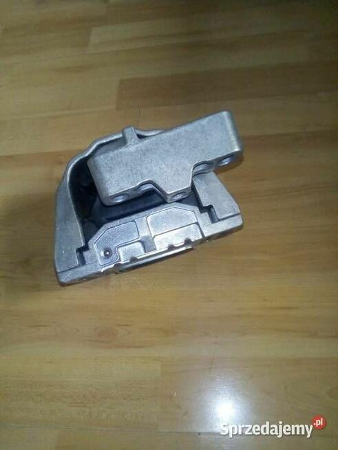 Poduszka silnika P VW BORA GOLF IV 1.4 16V 1.6 97 SZT 37230