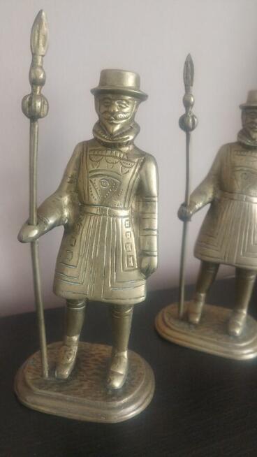 Figury żołnierzy wykonane z pełnego mosiądzu