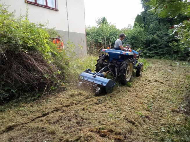 Zimowe odśnieżanie chodników, osiedli, parkingów, stacji