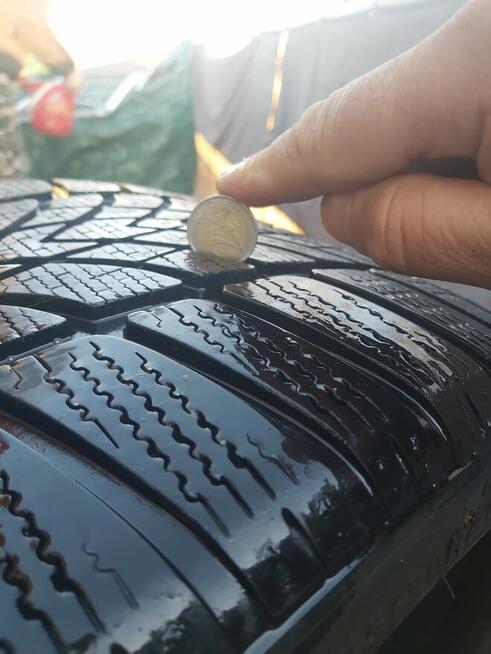 Opony zimowe Dunlop 285 30 21