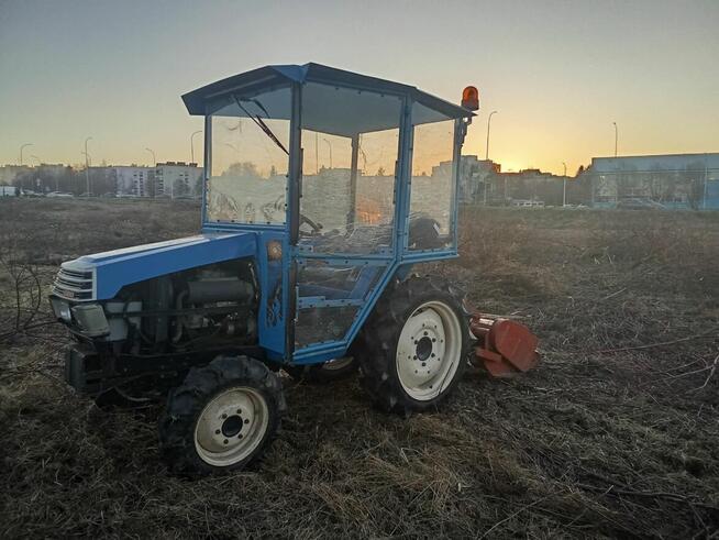 Zimowe odśnieżanie chodników, osiedli, parkingów, stacji