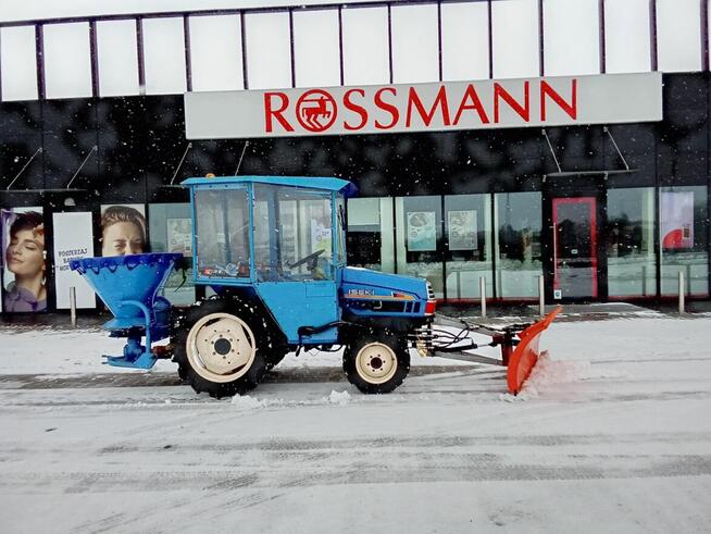 Zimowe odśnieżanie chodników, osiedli, parkingów, stacji