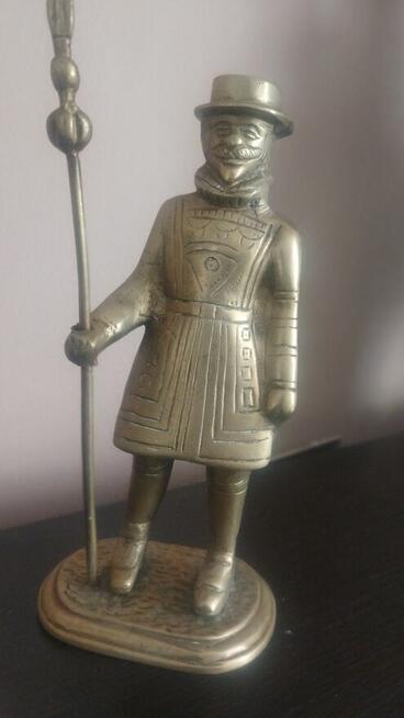 Figury żołnierzy wykonane z pełnego mosiądzu