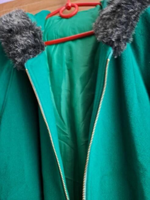 Płaszcz damski zielony z kapturem