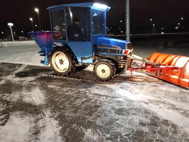 Zimowe odśnieżanie chodników, osiedli, parkingów, stacji