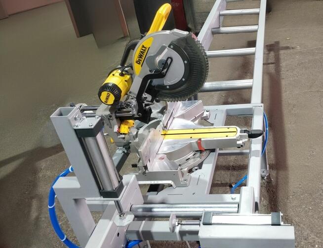 Stół do prefabrykacji domów drewnianych, linia produkcyjna.