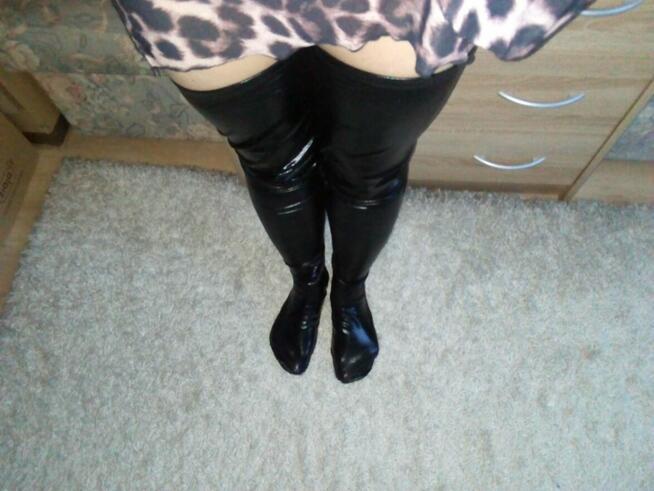 Pończochy lateks plus size