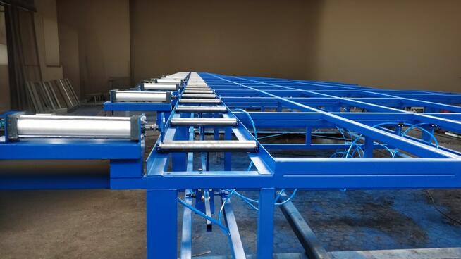 Stół do prefabrykacji domów drewnianych, linia produkcyjna.