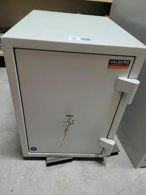 MEBLE/WYPOSAŻENIE BIURA