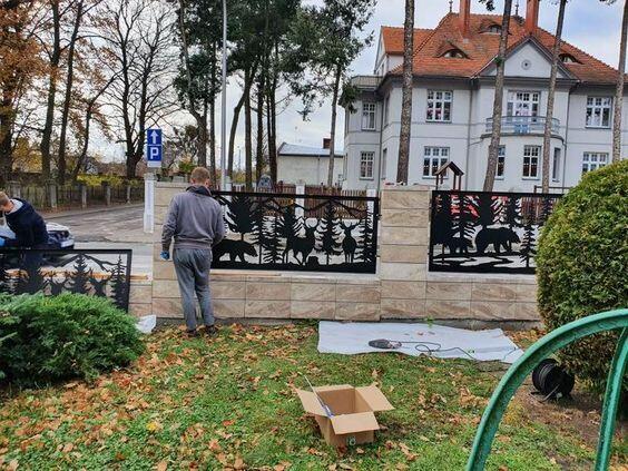 Ogrodzenie panelowe - zwierzęta - wilki-bramy ozdobne-panele