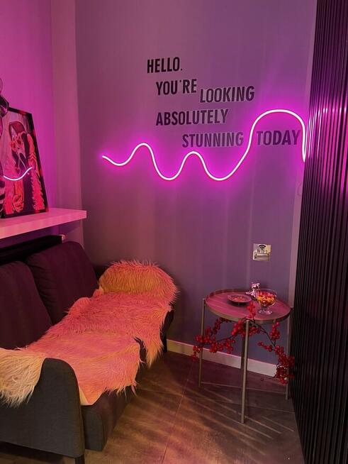 Wynajmę stanowisko manicure / rzęsy / brwi / pernamentny