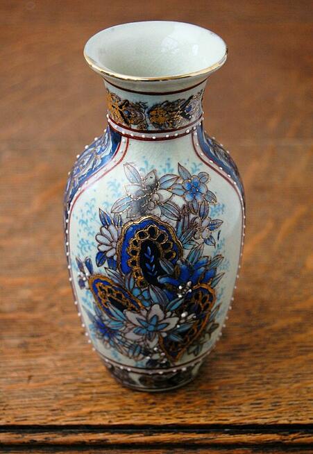 Chiński wazon ręcznie malowany, złocony, ceramika, Chiny