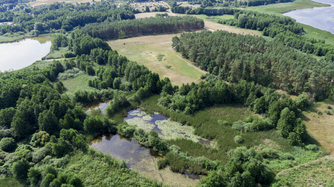 Działka budowlana między dwoma jeziorami