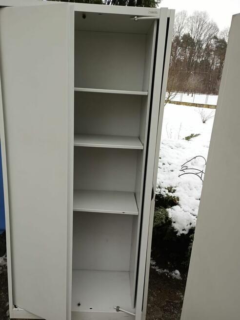 Szafa aktowa metalowa szara drzwi chowane szafy metalowe