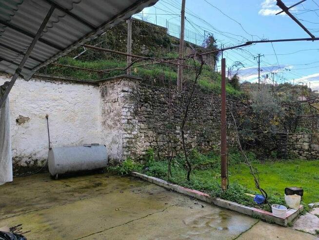 Dom 75 m2 z działką 300 m2 w DELVINE , Albania