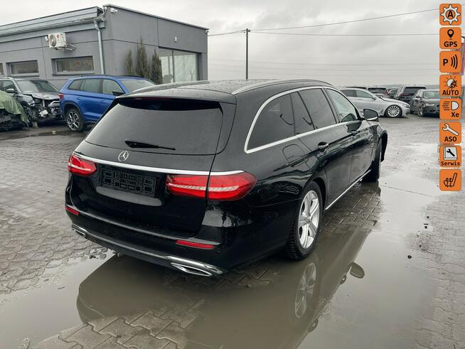 Mercedes E 220 Navi Automat Klimatronik: 2 strefy Skóra