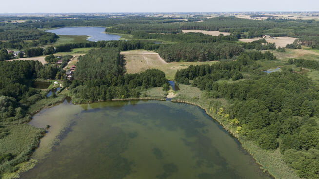 Działka budowlana między dwoma jeziorami