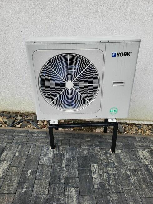 Docieplenie elewacji, poddaszy, montaż okien i drzwi