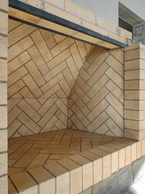 Kominek otwarty palenisko szamotowe Warszawa z cegły zdun